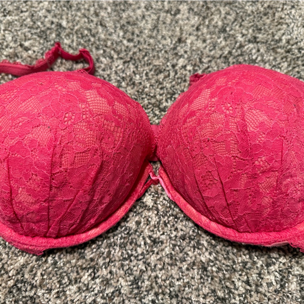 Lace Push-Up Bra in Vibrant pink- Women's Intimates